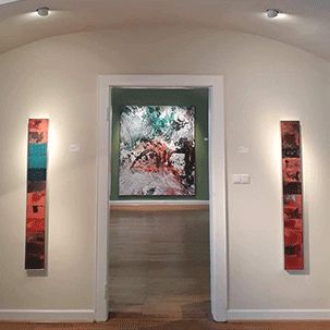 Bogenzimmer mit Holzgebälk